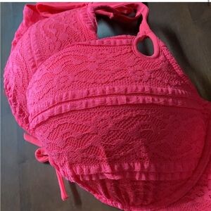 Victoria’s Secret 36DD bright pink bathing suit top